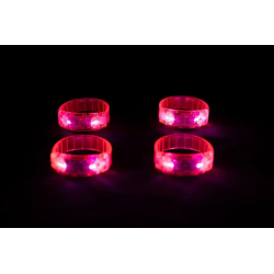 4 bracelet rose sur fond noir